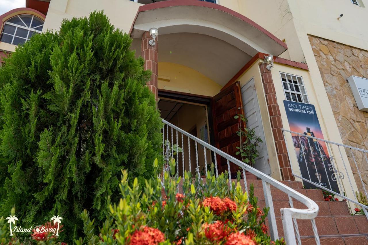Yellow Belly Backpackers San Ignacio Exterior photo