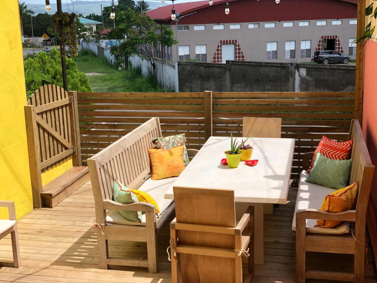 Yellow Belly Backpackers San Ignacio Exterior photo